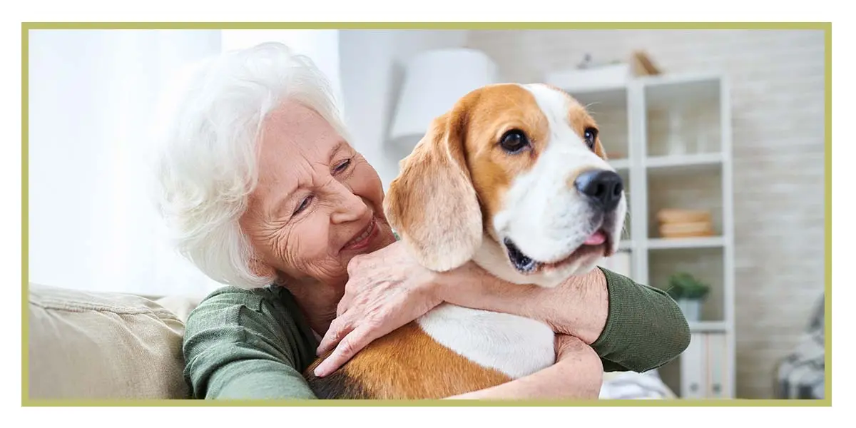 01-hero-featured-senior-with-pet